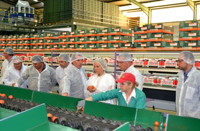 Martínez-Cachá destaca el valor añadido de los productos agroalimentarios de la Región por su calidad y por las técnicas de producción empleadas