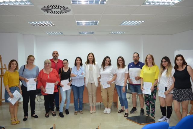 Doce personas obtienen el certificado de profesionalidad en Atención sociosanitaria tras superar con éxito el programa formativo desarrollado por el Ayuntamiento