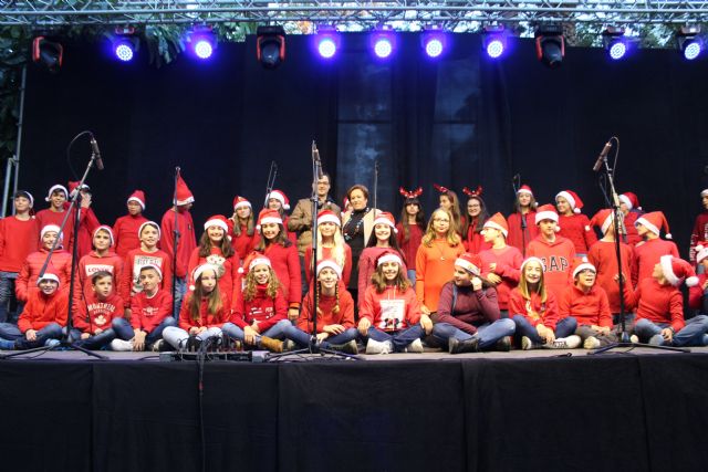 Los escolares aguileños ponen música a la Navidad
