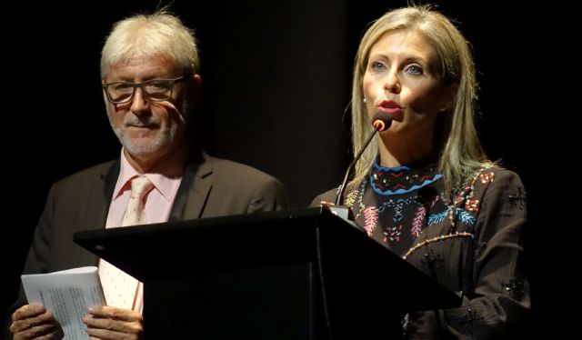'El matrimonio Palavrakis' sube el telón del Certamen Nacional de Teatro Aficionado Paco Rabal que cumple su mayoría de edad