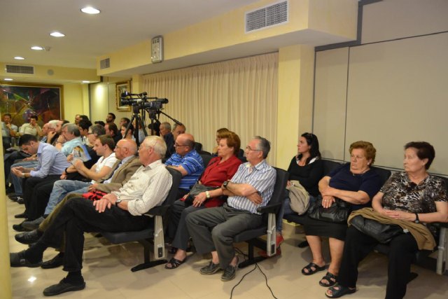 Vecinos calle Isidoro Cierva, pleno mayo 2013