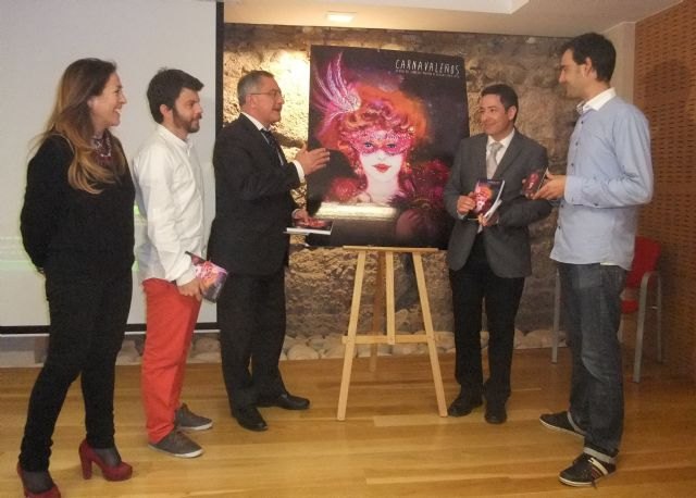 Águilas rinde homenaje a su Carnaval con un libro y una película documental