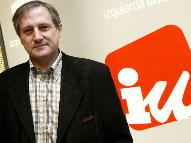El cabeza de lista de IU a las elecciones europeas participa en un acto público en Águilas