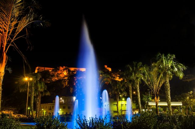 La Fuente del Puerto de Águilas luce una nueva imagen