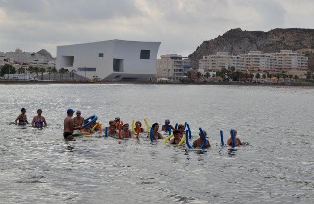 Cursos gratuitos de Talasoterapia para mayores en las playas de Águilas