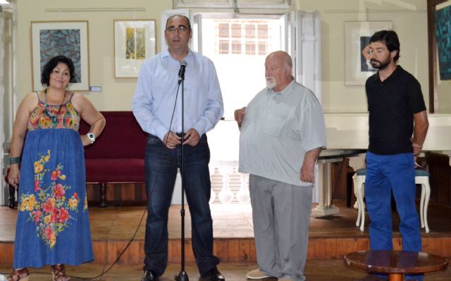 La artista Isabel Miras expone su obra en el Casino de Águilas