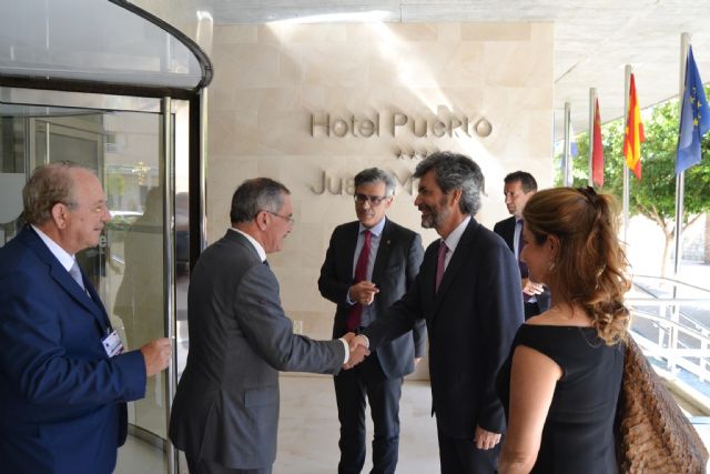 Carlos Lesmes ofrece en Águilas la conferencia inaugural del tradicional curso de Justicia de la Universidad Internacional del Mar