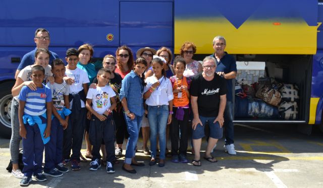 Águilas despide a los niños saharauis del programa 'Vacaciones en Paz' 2014