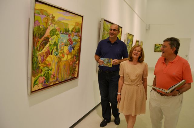 La reputada artista Consuelo Mencheta llena de luz y color el Auditorio de Águilas