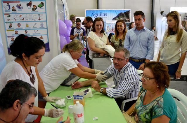 Éxito rotundo de la Feria de Asociaciones del Octubre Joven en Águilas