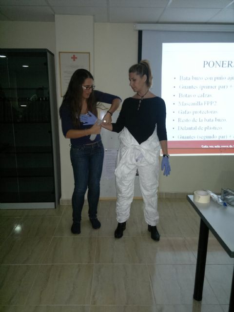 'El mejor arma en la lucha contra el Ébola, la información'