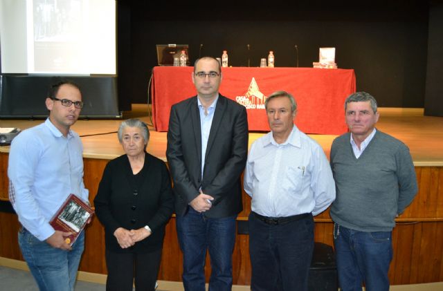 Presentado el libro-disco 'Música y Fiestas de Navidad. Recordando a Domingo Hernández García'