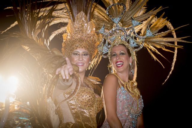 El Carnaval de Águilas 2015 'echa a volar'