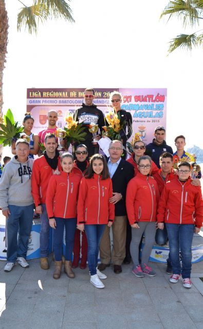 Más de cuatrocientos deportistas participan en el XXI Duatlón Carnavales de Águilas