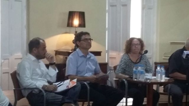 Ganar Águilas defiende en un debate público su apuesta por las energías renovables