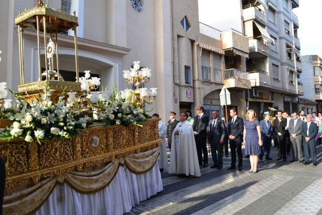 Los niños de Primera Comunión participan en la Procesión del Corpus Christi de Águilas