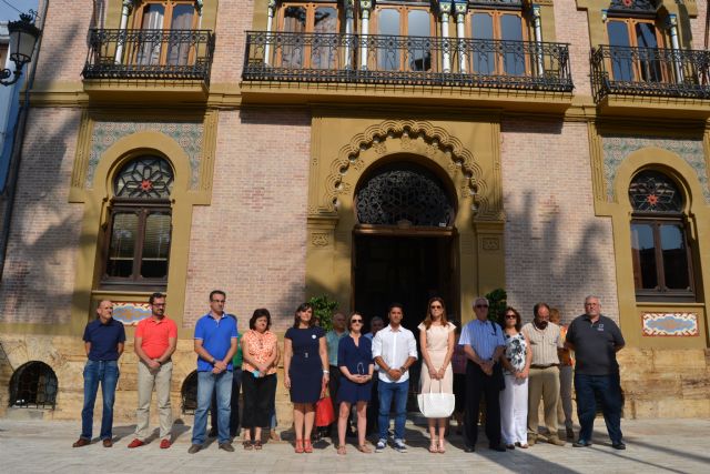 Águilas guarda un minuto de silencio en memoria de las víctimas de ETA