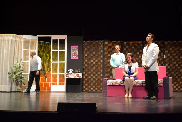 La sonrisa del teatro sube el telón