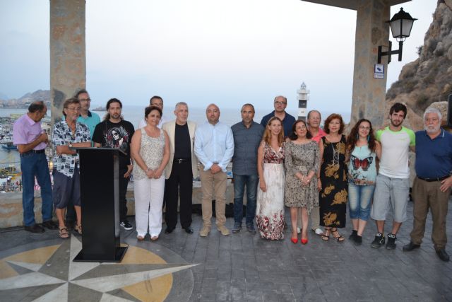 Poesía al amparo del faro de Punta Negra