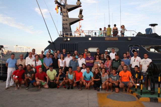 Espectacular ejercicio nocturno de adiestramiento en la Bahía de Águilas