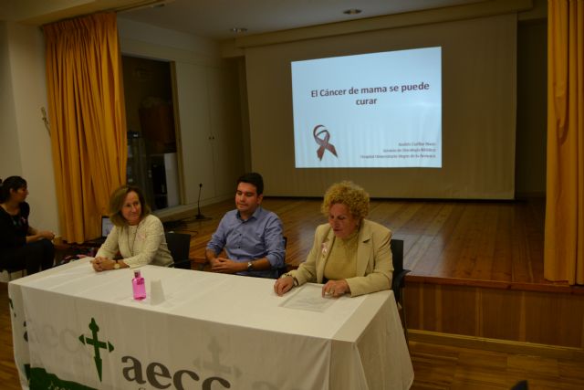 'El cáncer de mama se puede curar', una charla cargada de optimismo
