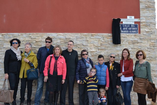 Águilas dedica una calle al doctor José Antonio Bernardo Álvarez