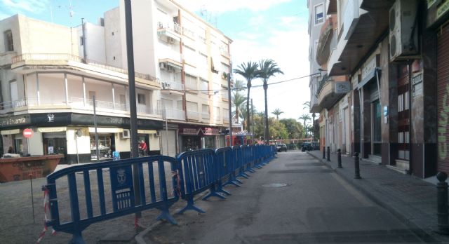 Ciudadanos recoge las quejas y reivindicaciones de vecinos y comerciantes de la plaza de abastos y de su entorno