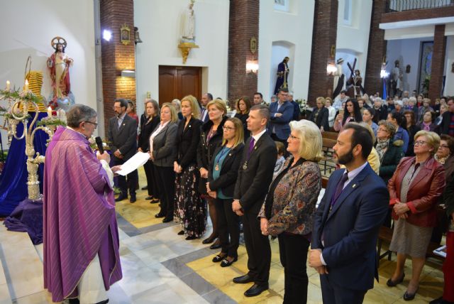 El Paso 'Morao' celebra el tradicional besamanos a la Soledad