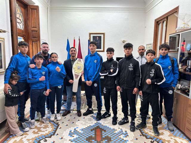 Recepción oficial al equipo de MMA y Kick Boxing del Fight Club Sparta del gimnasio Sportgym de Águilas