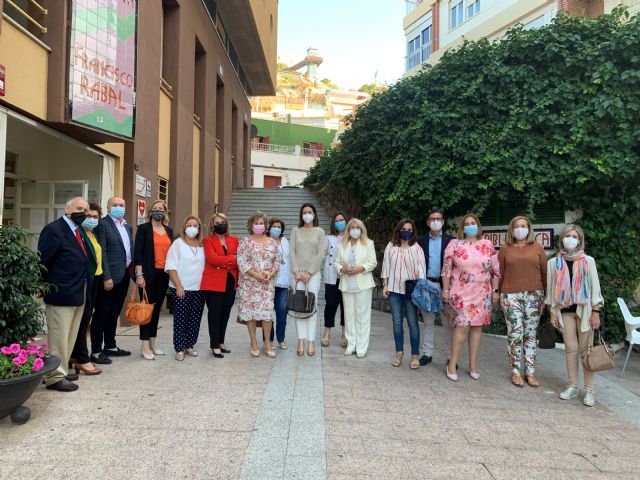 La Asociación de Amas de Casa rinde homenaje a los enfermeros aguileños