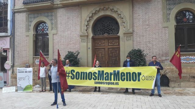 Somos Región se manifestó en la plaza del ayuntamiento de Águilas el pasado sábado 30 de octubre