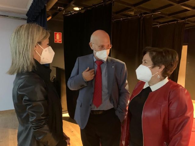 Ángel Calvo presenta en Águilas 'Manual de supervivencia para madres y padres de niños y niñas con dislexia'