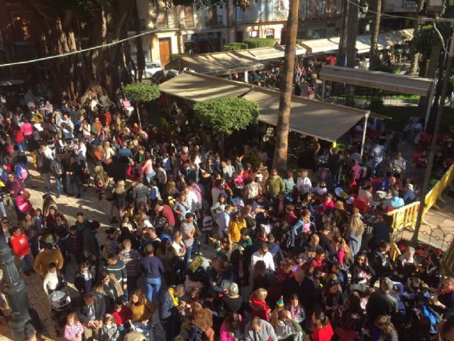 La Mañana Vieja llena la Glorieta de niños y niñas para despedir el año