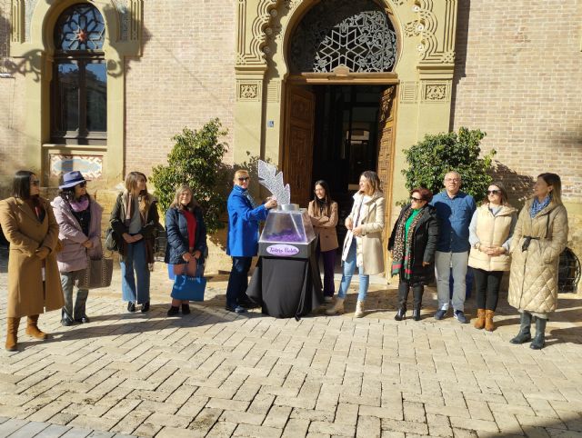 El tintero de la igualdad inicia su recorrido por los centros educativos de la localidad