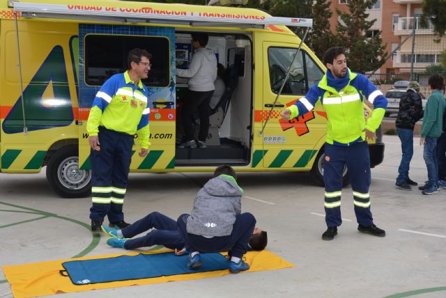 Alumnos de Las Lomas y San Juan de las Águilas participan en un estudio para demostrar la idoneidad de incluir los primeros auxilios en la enseñanza reglada