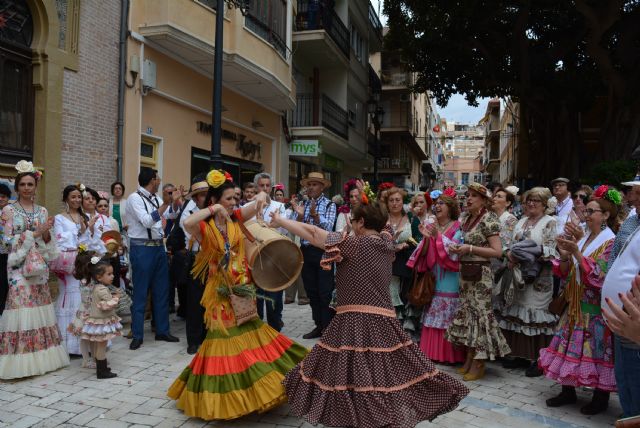 La Romería Rociera reúne a más de dos mil romeros al amparo de la Blanca Paloma