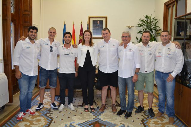 La alcaldesa y el edil de Deportes reciben al equipo aguileño ganador de la CUP180