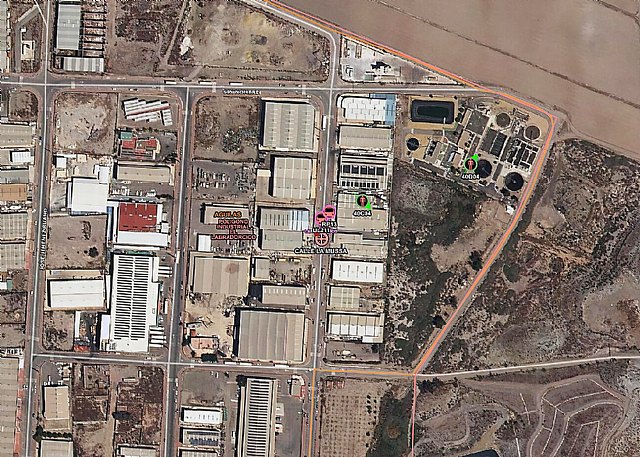 Incendio declarado en en el Polígono Industrial El Labradorcico