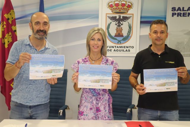 Una treintena de autores firmarán sus obras este fin de semana en la III Feria del Libro de Autor de Águilas