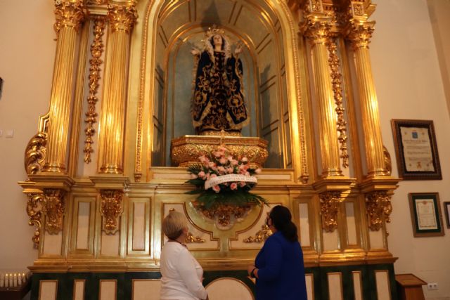 El Partido Popular de Águilas realiza una ofrenda floral a la Virgen de los Dolores rogando por los vecinos de la localidad
