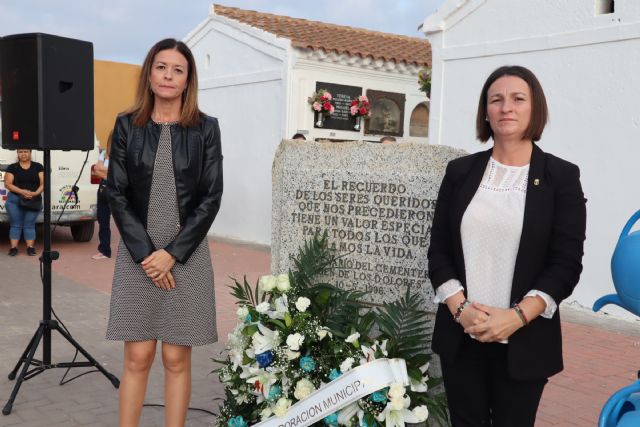 Más de 400 personas asisten a la Misa de los Fieles Difuntos