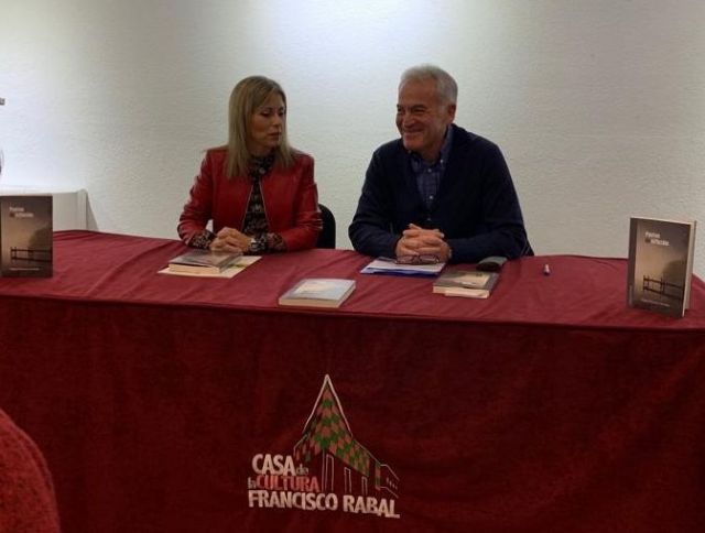 Miguel Navarro Gavilán presenta en Águilas el libro Puntos de Inflexión