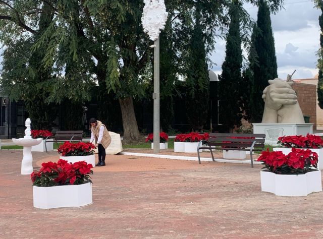 Continúan desarrollando actuaciones de mejora en el camposanto municipal