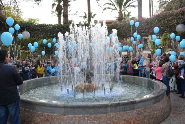 Águilas se viste de azul para conmemorar el Día de la Concienciación sobre el Autismo