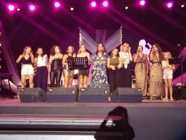 'Ellas' brindan su apoyo al deporte femenino aguileño ante más de un millar de asistentes