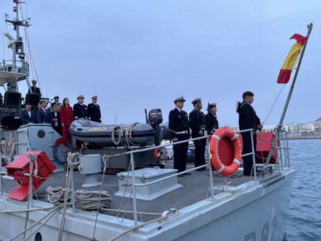 El patrullero Formentor atraca en el puerto de Águilas