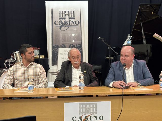 El Casino acoge la presentación de 'Peque&ntilde;as historias para grandes corazones II'