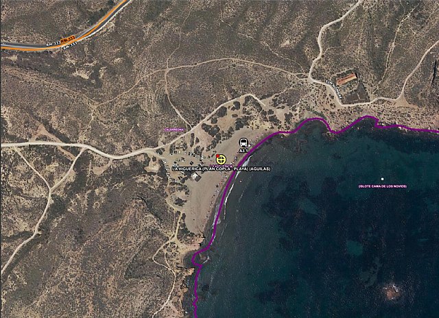 Rescatan del agua a dos adolescentes en la playa de Las Higuericas, Águilas