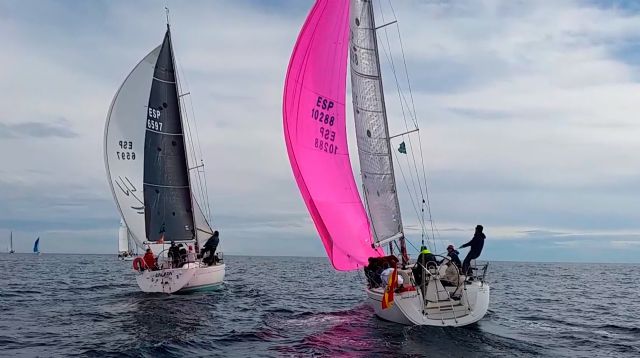 La falta de viento obliga a acortar la primera prueba de la XVII Regata Carnaval de Águilas/V Trofeo Estrella de Levante