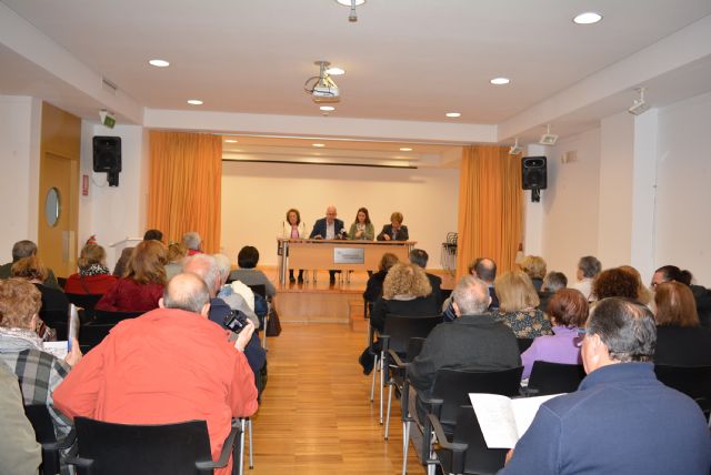 La Asociación Amigos de la Cultura reedita el libro Breve historia de Águilas, una visión de los años setenta